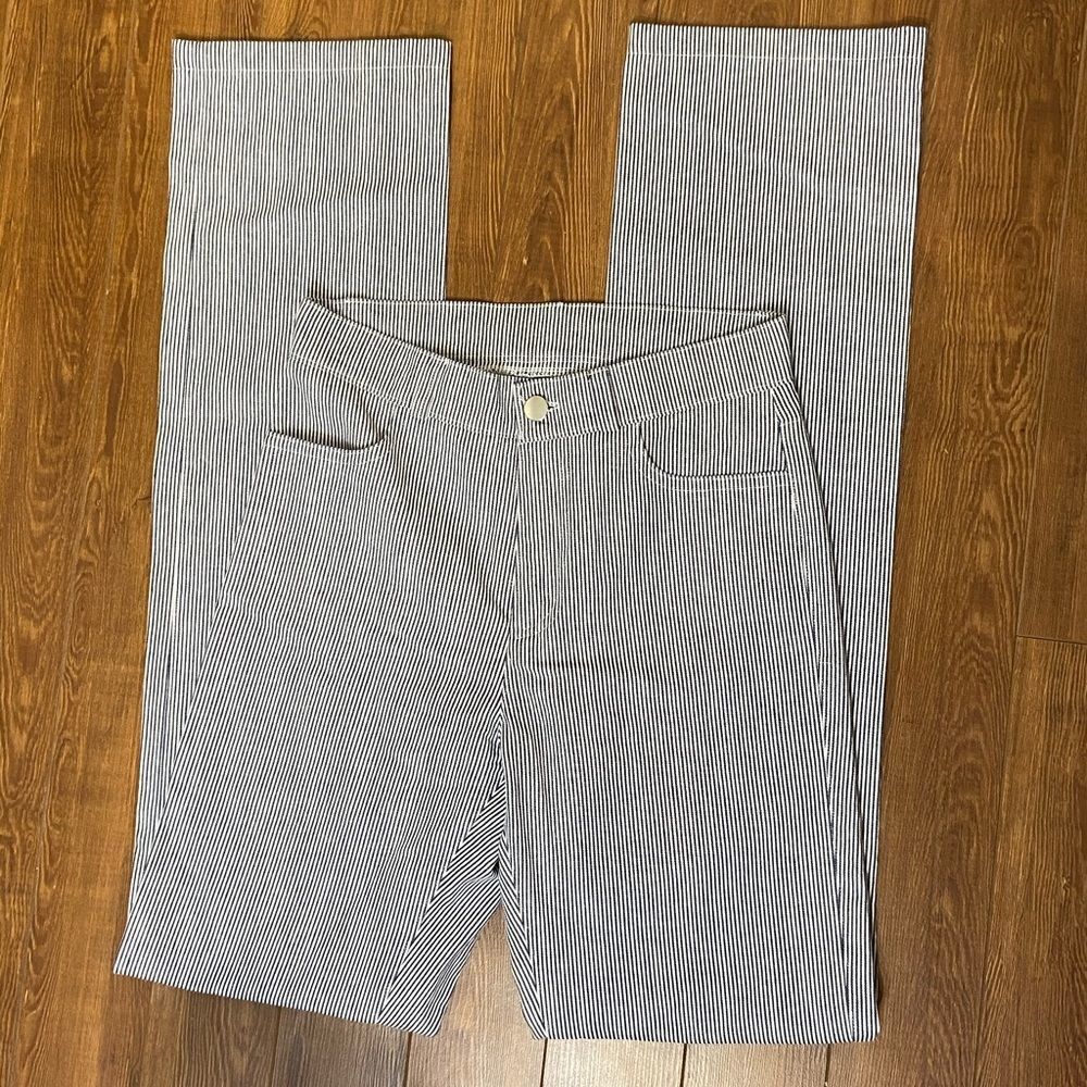 Vintage High Waisted Pinstripe Straight Leg Pants. Classic Preppy Coastal Vibes.